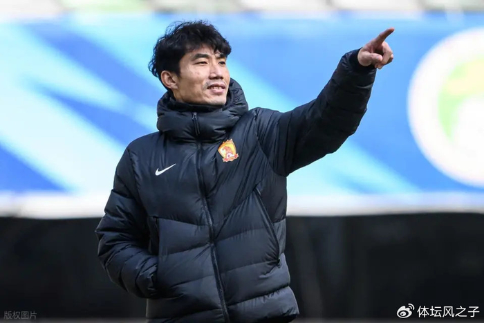 v体育-郑智任人唯亲，两大前泰山队球员加盟，招募多名前恒大队友|广州恒大|青岛市|新赛季|彭欣力|刘世博_新浪新闻